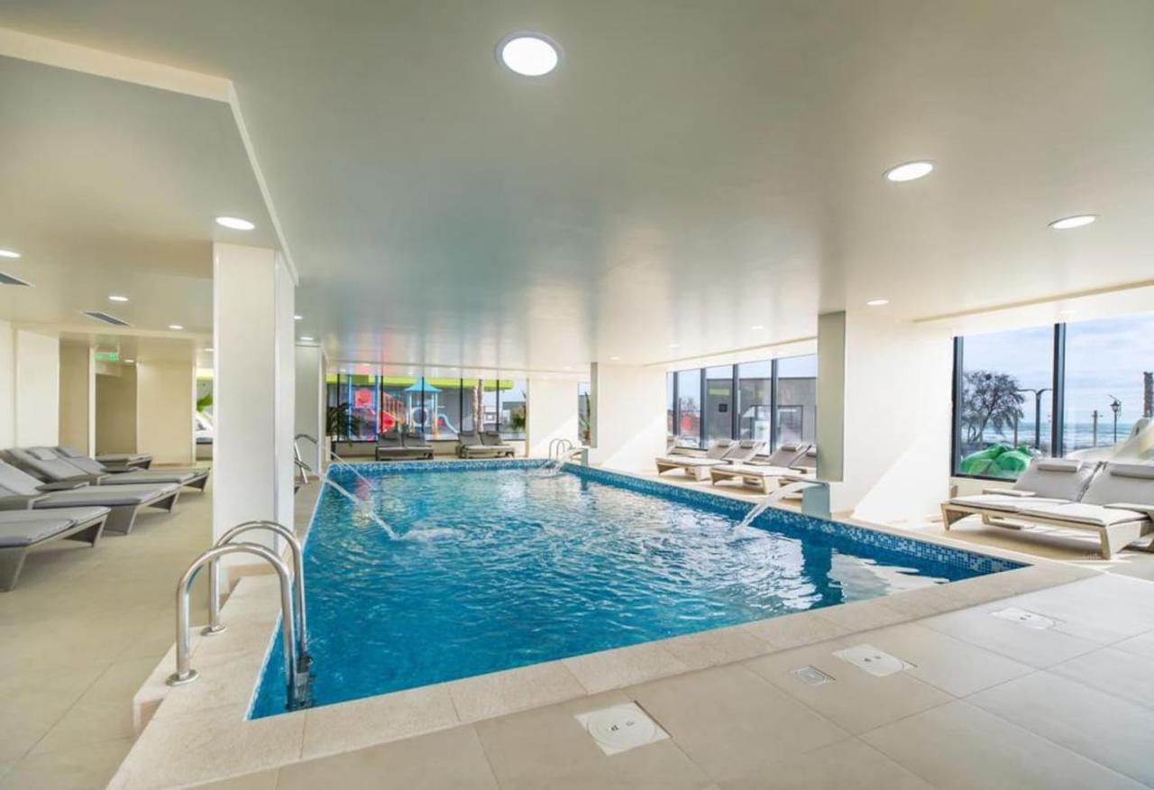 Blue Apartment In Spa N Pool Beach Resort Năvodari Kültér fotó