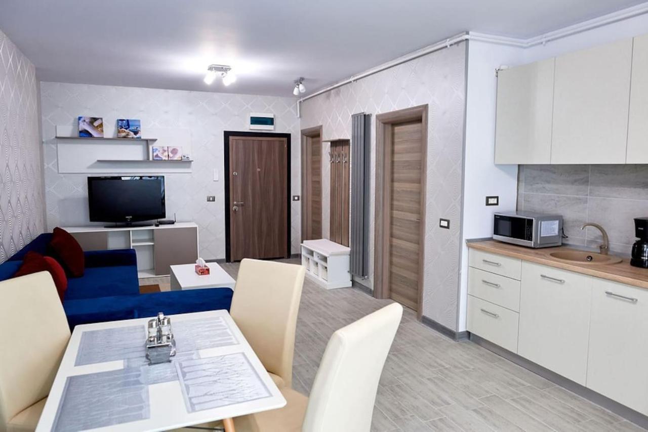 Blue Apartment In Spa N Pool Beach Resort Năvodari Kültér fotó
